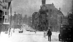 Memorial-after-a-heavy-fall-of-snow-back-in-1963.